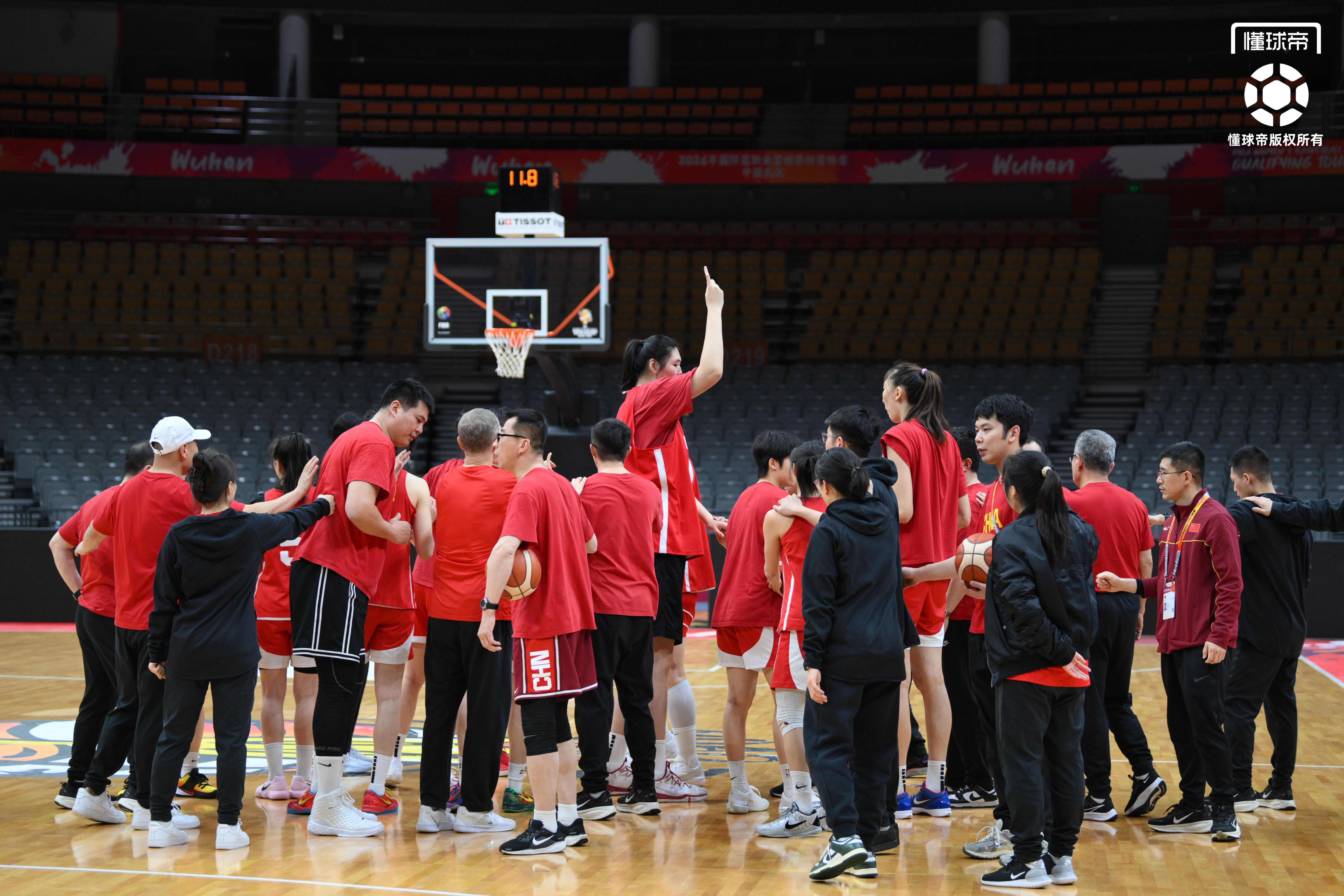 开云平台-中国女篮世预赛最后一练，王治郅到场观看&amp;amp;全队精神饱满